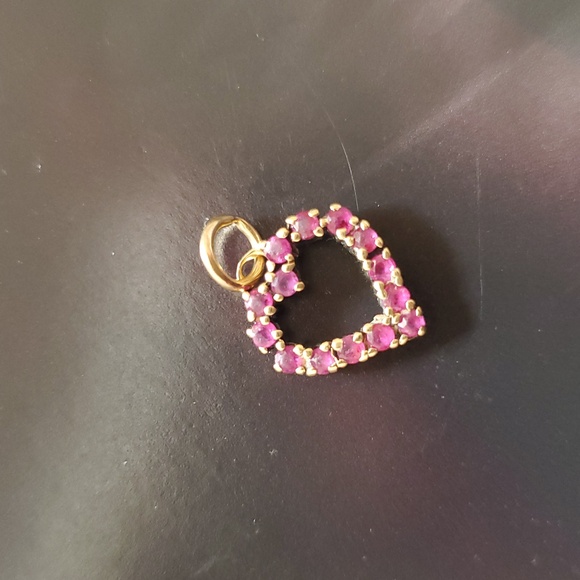 Guinuine Ruby Solid Gold Pennant. Vintage. SALE, WONT LAST LONG‼️ - Picture 7 of 7